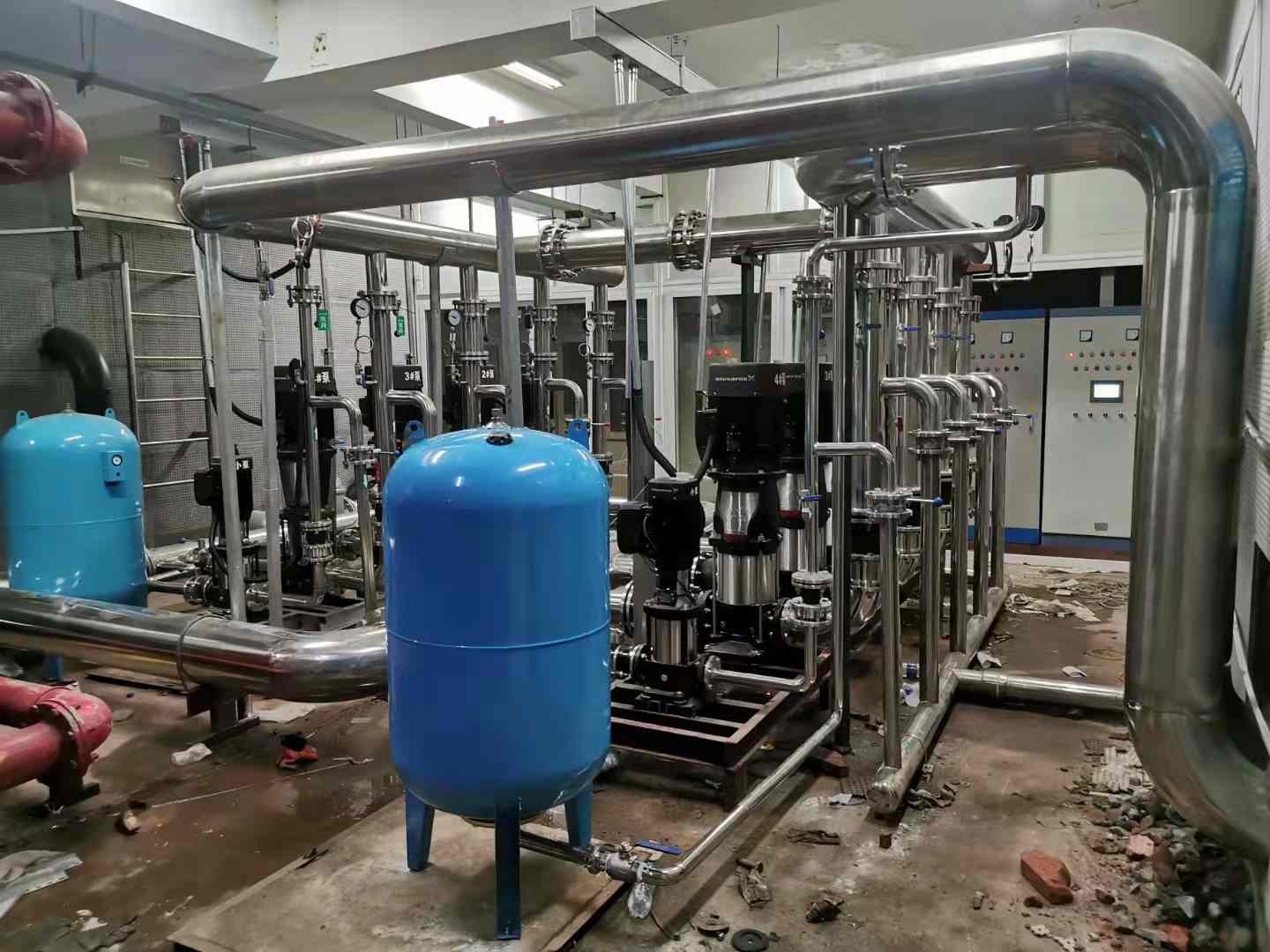 �Ϻ�����������ѧ����ˮ�õڶ��θ����